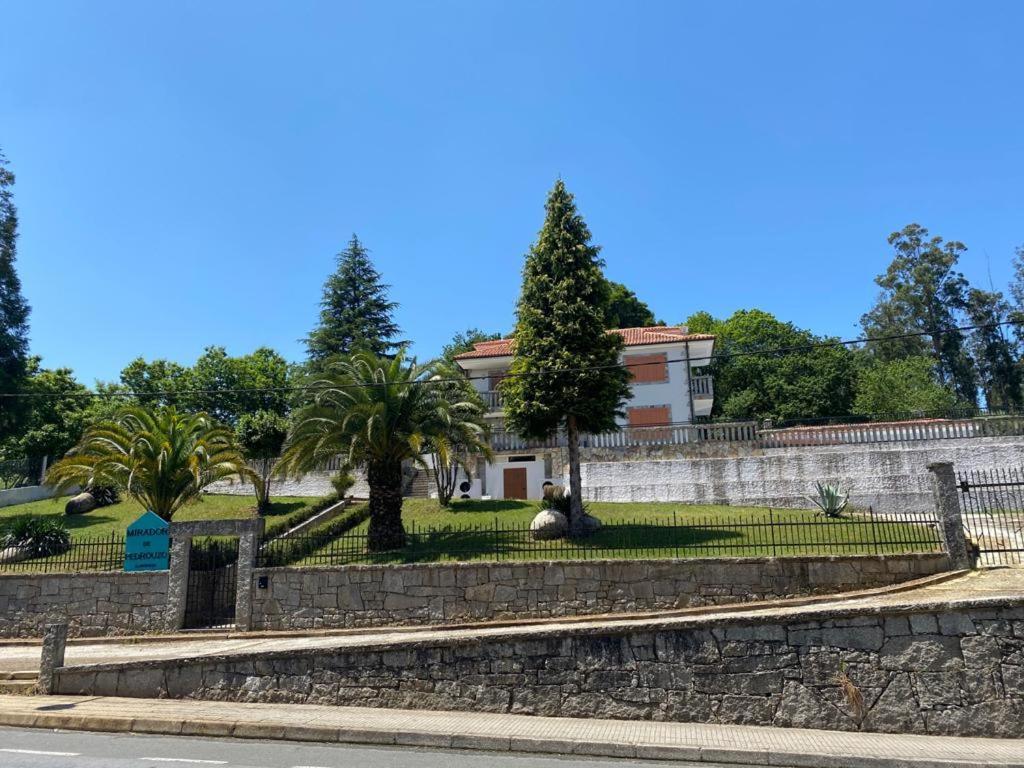 Albergue Mirador De Pedrouzo Екстер'єр фото